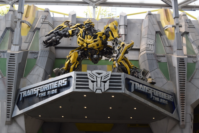 universal-studios-singapore-transformer-bumble-bee