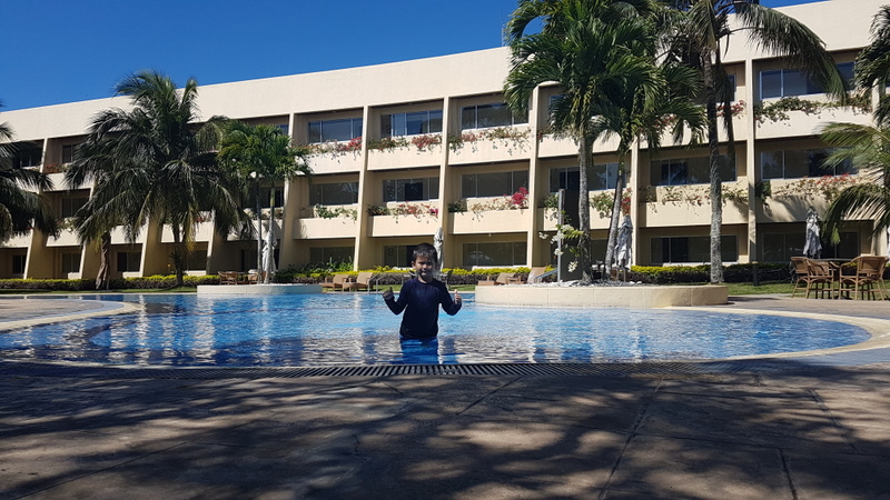 taal-vista-hotel-swimming-pool-2