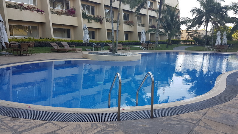 taal-vista-hotel-swimming-pool